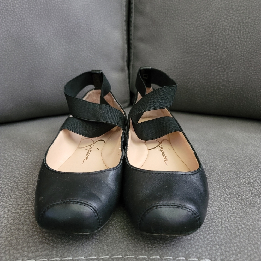 Jessica Simpson Mandalaye in black